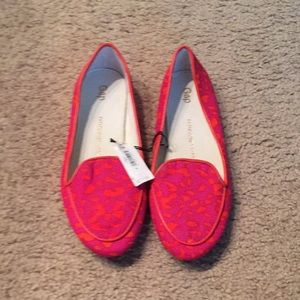 BNWT Gap flats size 6